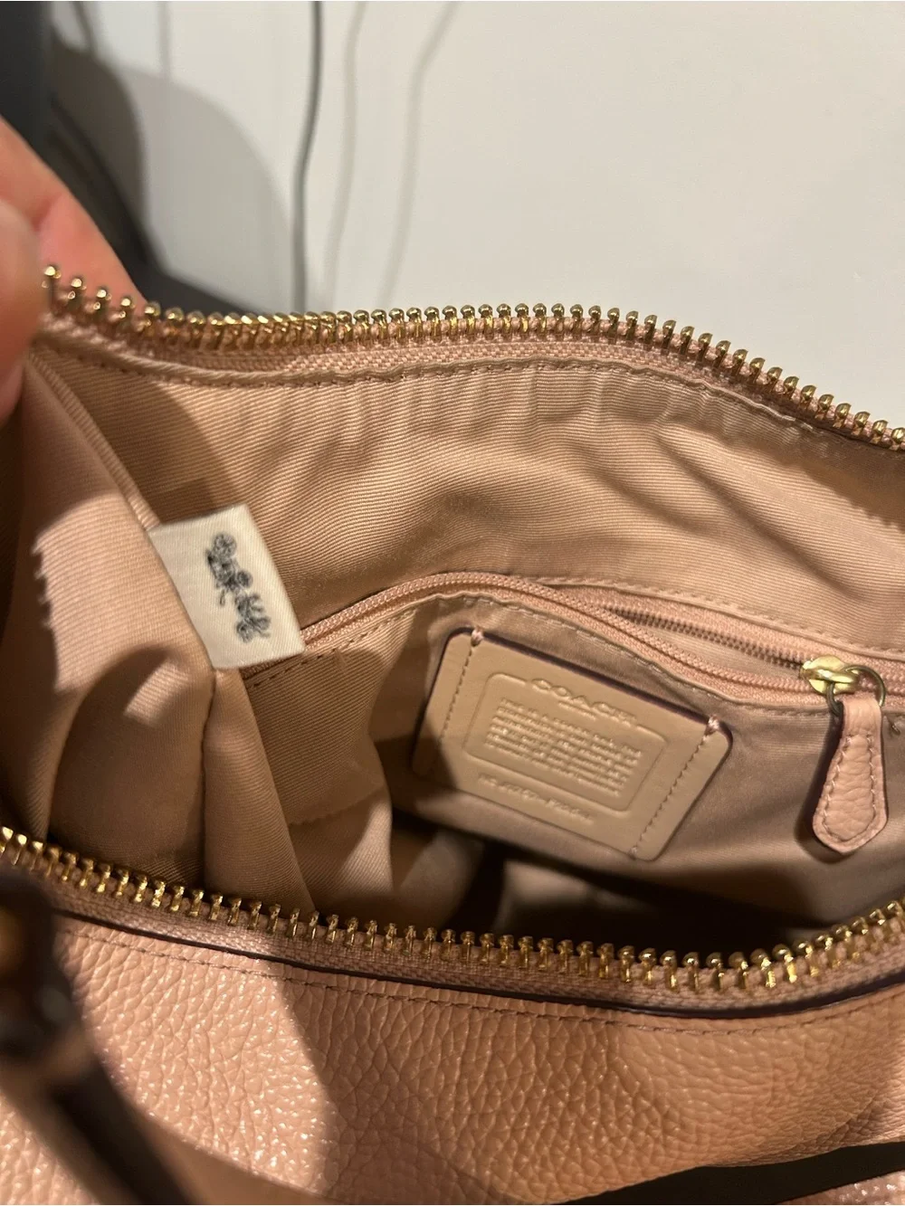 Coach East/West Harley Leather Hobo Bag Style#F22548 EUC